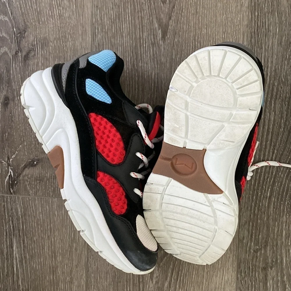 Marc Fisher Sneakers